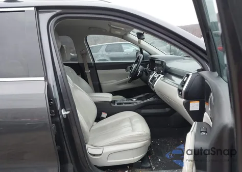 2022 Kia Sorento Hybrid S z USA, uszkodzony, nr VIN KNDRG4LG8N5084713